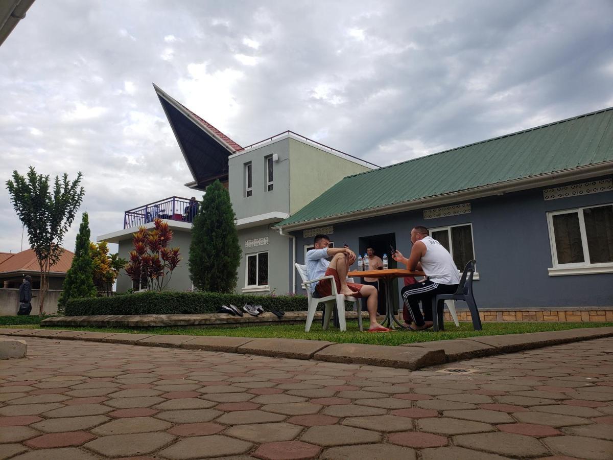 Migingo Suites Entebbe Kültér fotó