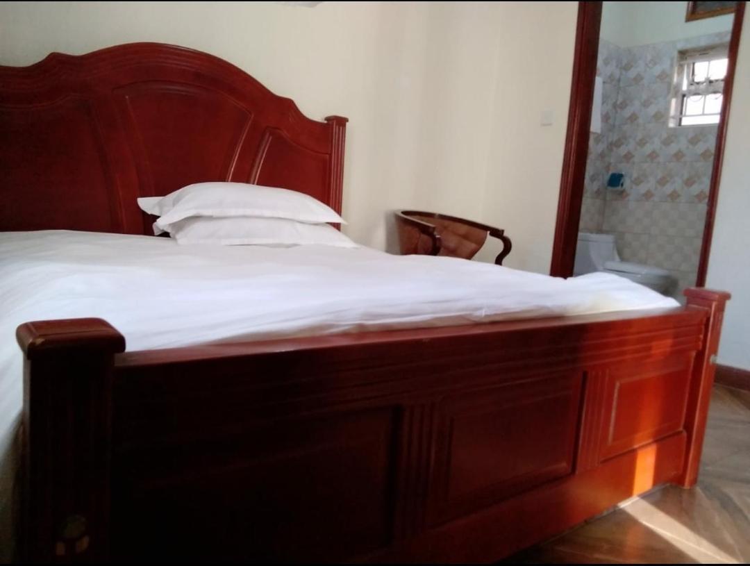 Migingo Suites Entebbe Kültér fotó