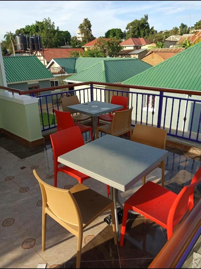 Migingo Suites Entebbe Kültér fotó