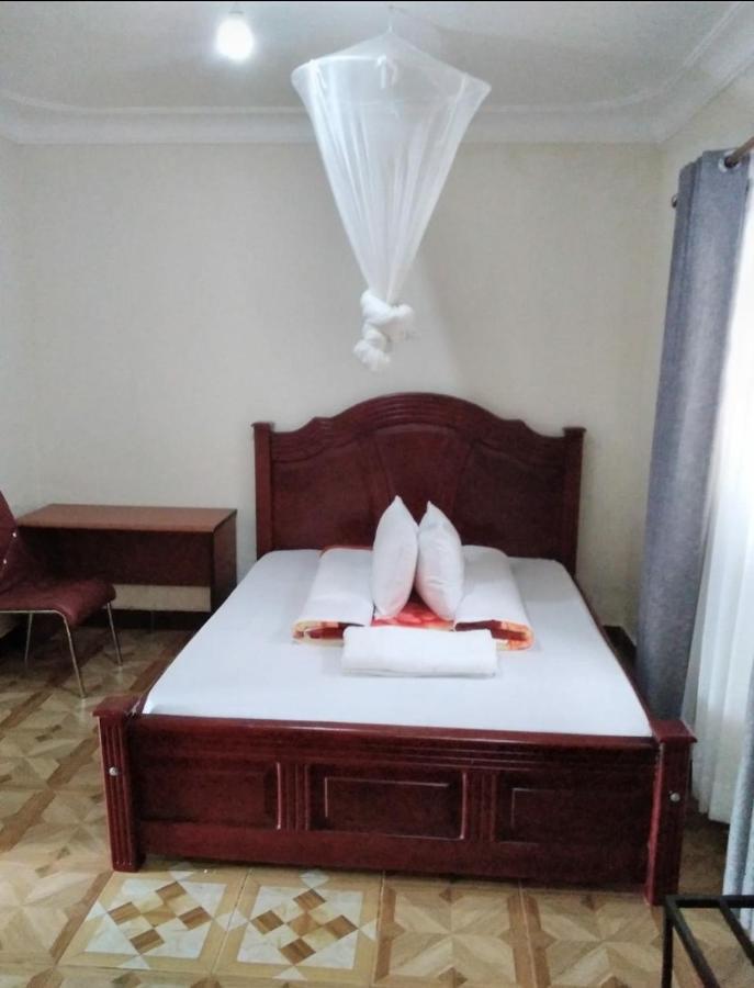 Migingo Suites Entebbe Kültér fotó