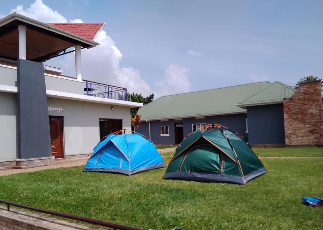 Migingo Suites Entebbe Kültér fotó