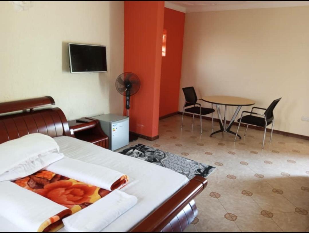 Migingo Suites Entebbe Kültér fotó