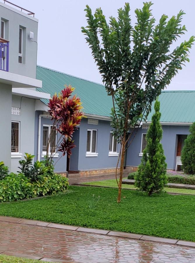 Migingo Suites Entebbe Kültér fotó